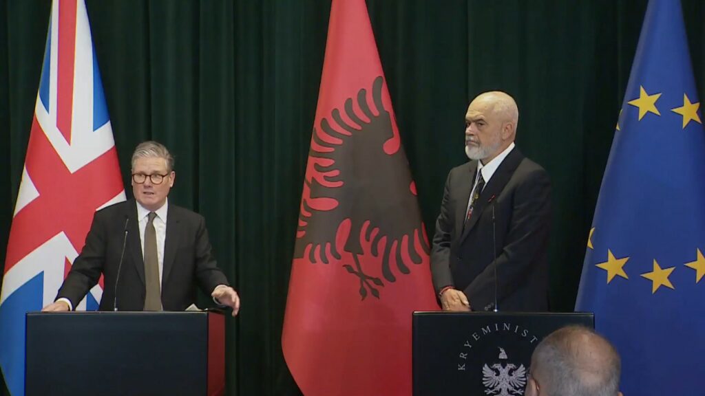 Shqiptarët në Britani me dy identitete! Rama: T’i jepet sa më shpejt një zgjidhje