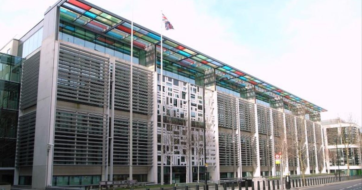 Shqiptari “homoseksual” humbet pretendimet për azil…sepse u martua me një grua