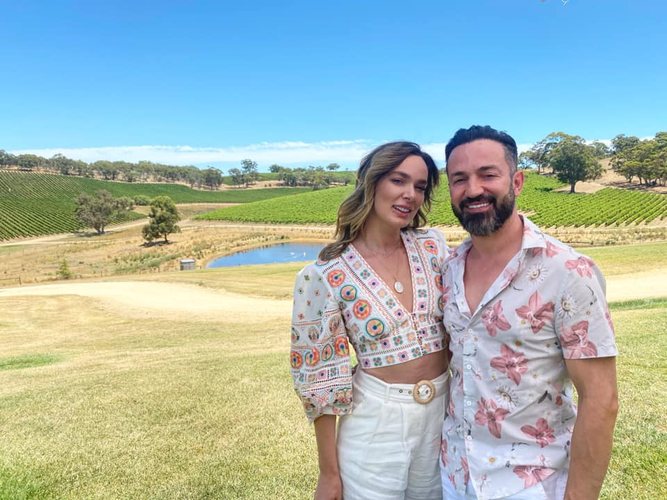 Shtëpi bari në Australi? Mediat: Shpallet në kërkim aktori Vis Pupa. Bashkëshortja në gjyq