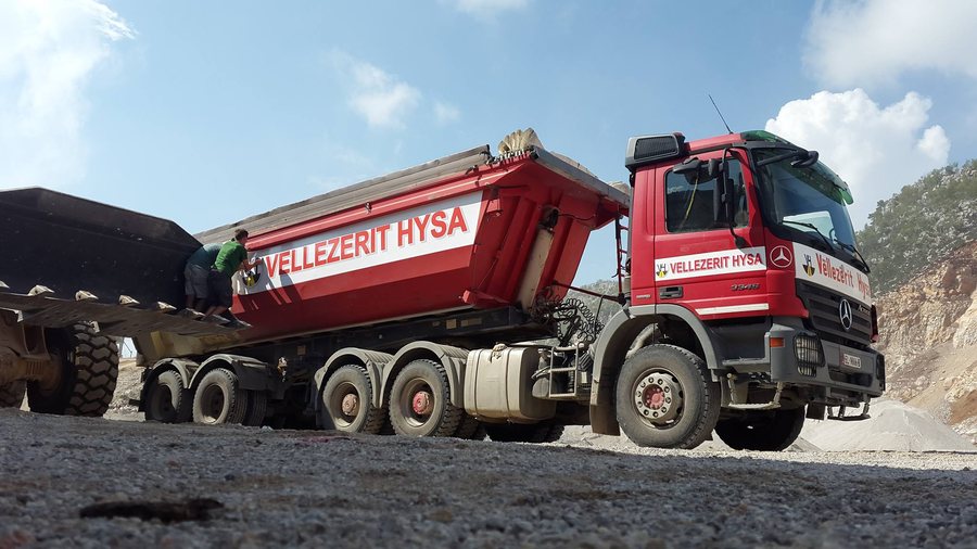 Shtruan asfalt elektoral, shpallen në kërkim administratorët e kompanisë “Vëllezërit Hysa”