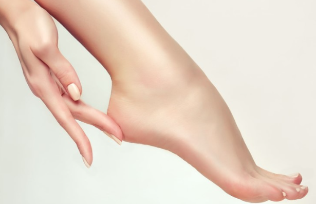 Si të trajtoni plasaritjen e thembrave