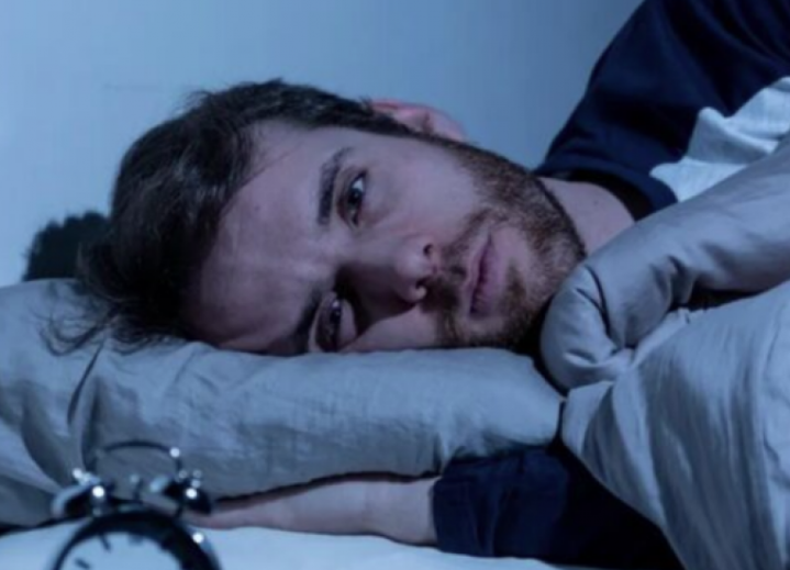 Si të veproni kur ju del gjumi në mes të natës