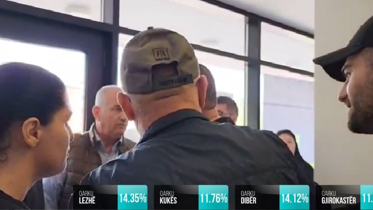 “S’ka burrë nëne…”, përplasje fizike mes komisionerëve në Lushnjë, ndërhyn policia, pezullohet votimi