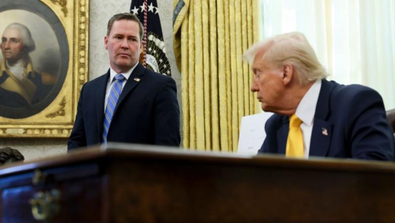 Skandali ‘chatgate’! Kush qëndron në të vërtetë pas largimit të Waltz-it