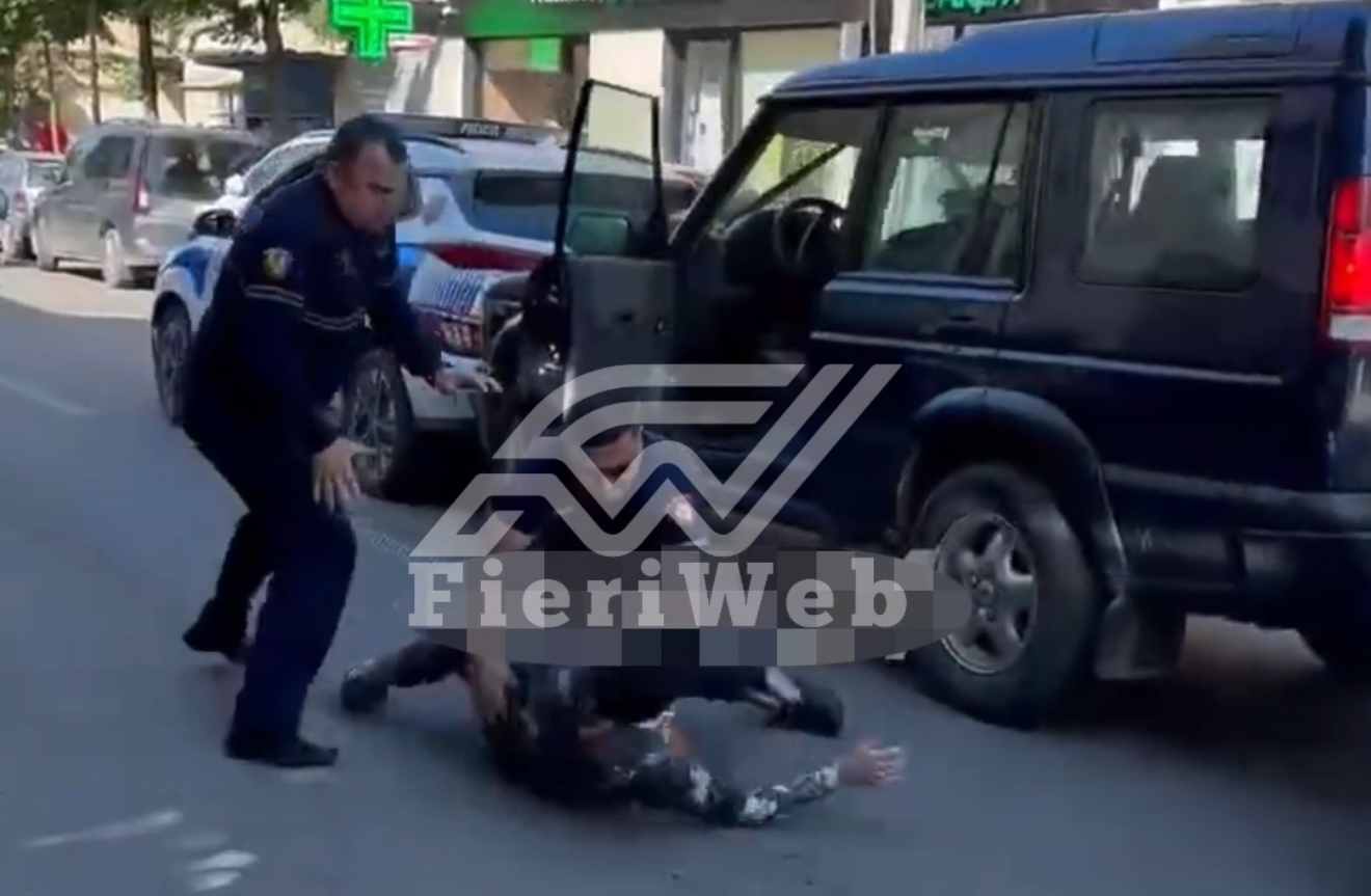 Skenë si nëpër filma në Tiranë! Mori përpara disa makina policie, arrestohet i riu