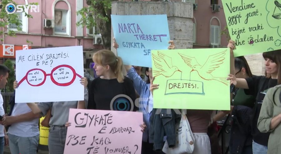SYRI TV/ Protesta për Aeroportin e Vlorës, qytetarët: Shfaqje elektorale e radhës, po favorizohen oligarkët