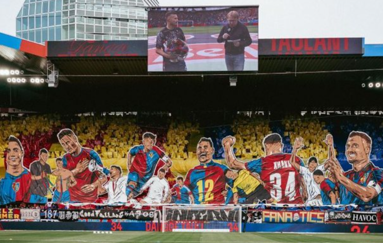 Taulant Xhaka tërhiqet nga futbolli, tifozët e Baselit i kushtojnë një superkoreografi në stadium