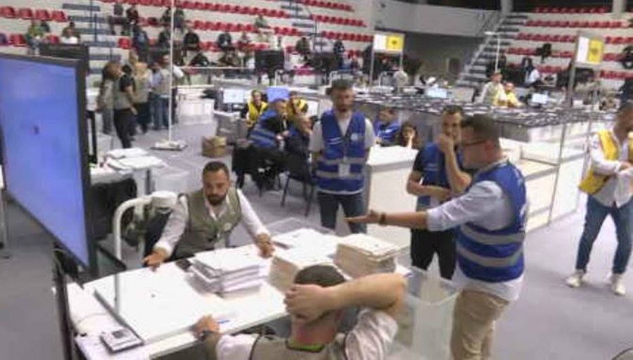 Tensionet ndërpresin numërimin për votën e diasporës