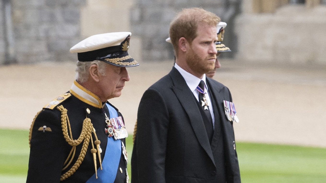 Tensionet rriten në Pallatin Mbretëror Britanik, Charles i acaruar dhe i lënduar nga deklaratat e Harry-t