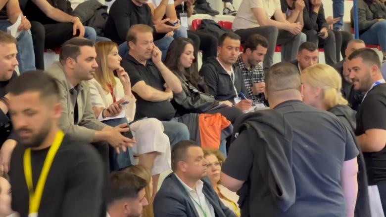 Tensionohet situata në numërimin e Lezhës, Manja përplaset me Këlliçin dhe Gjin Gjonin: Kujdes të kam fal njëherë…