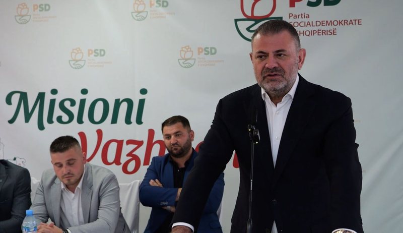 Tom Doshi sulmon Benet Becin: Ai është i infiltruar i Sali Berishës, bën punën e PD