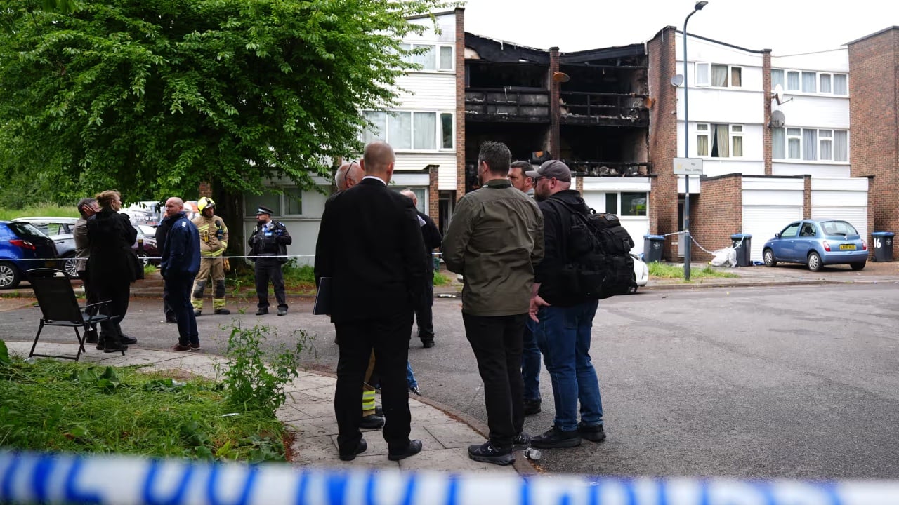 Tragjedi në Londër! Nëna dhe tre fëmijët humbin jetën nga zjarri, adoleshentja në gjendje kritike