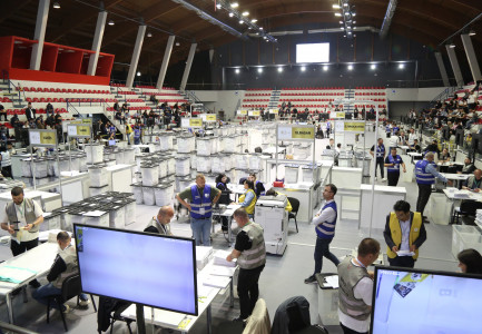 Transportuan materialet zgjedhore, Ushtria i kërkon 33 milionë lekë KQZ-së