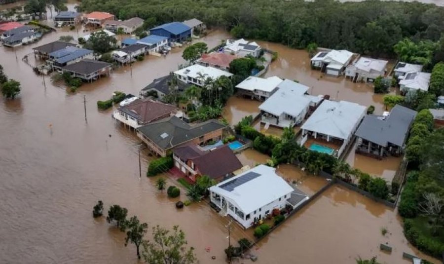 Tre viktima dhe një i zhdukur nga përmbytjet në Australi
