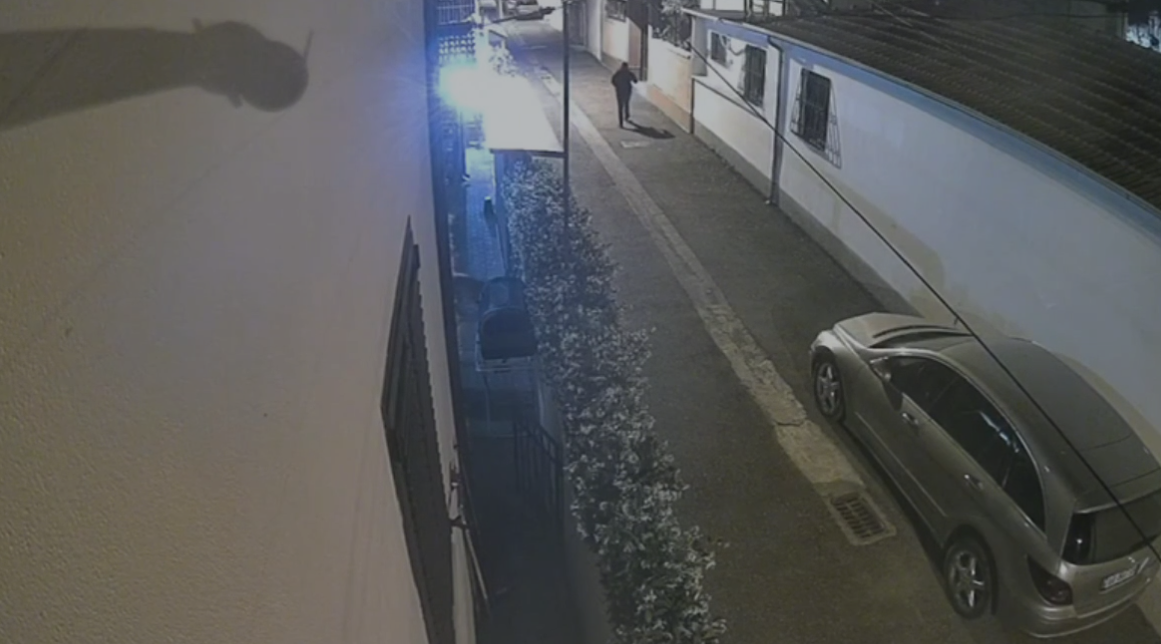 Tritol automjetit të mjekes në Tiranë, pronarja e makinës mohon të ketë konflikte