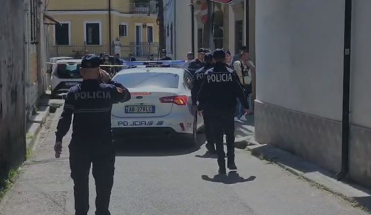 Turisti vrau gruan me mjet prerës/Policia: Dyshohet se ishte në gjendje të dehur…