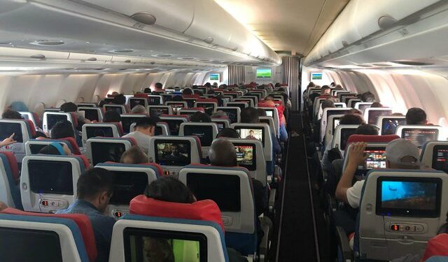 Turqia do gjobisë pasagjerët e linjave ajrore që heqin rripat e sigurisë para uljes