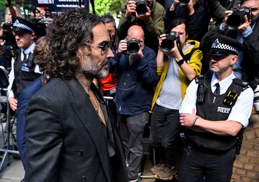 U akuzua për abuzim seksual dhe sjellje të pahijshme ndaj katër grave, shpallet i pafajshëm Russell Brand