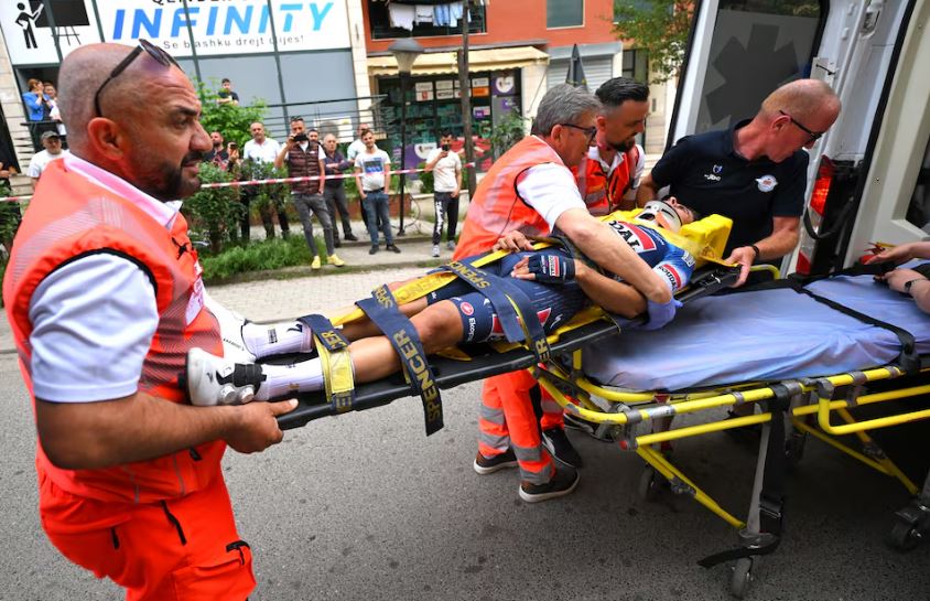 U përplas me shtyllën në Fresk, jepet diagnoza e kampionit të çiklizmit: I detyruar të qëndrojë në spital në Tiranë