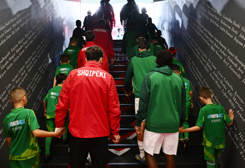 UEFA: Shqiptarët jetojnë me futbollin! Tifozët mbushin stadiumet në finalet e Euro U17 ‘Shqipëri 2025”