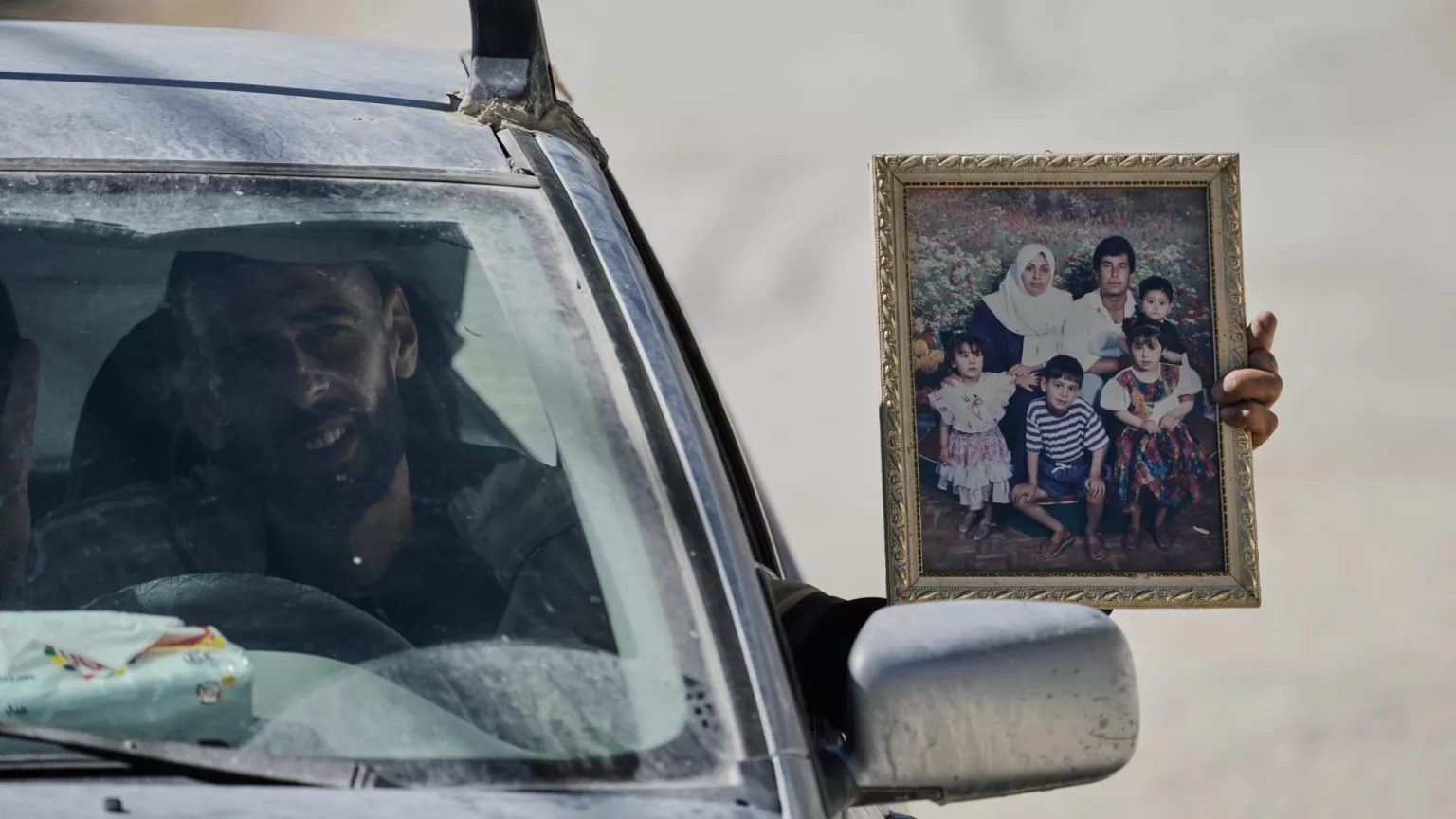 Valë shembjesh në Bregun Perëndimor: Familjet largohen nga kampi Nur Shams, dhjetëra mijë të zhvendosur