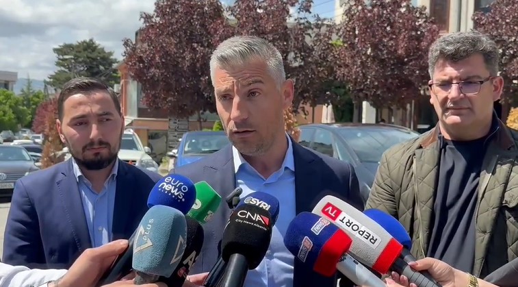 Vëllai i Nallbatit lirohet nga burgu, deputeti demokrat i përgjigjet Ramës që e quajti “rrugaç”: Më 11 maj do ta marrësh përgjigjen nga shqiptarët