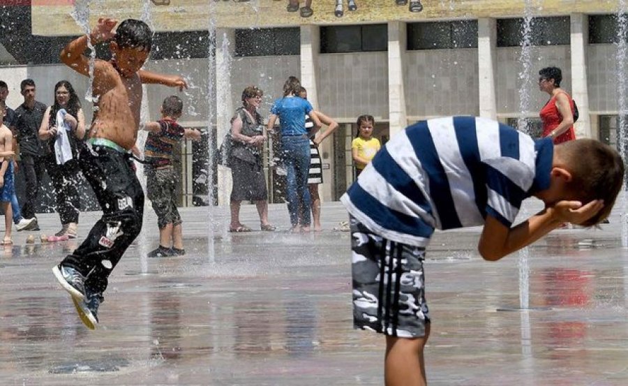 Vera e vitit 2025, meteorologët: Na presin thatësira dhe temperatura ekstreme!