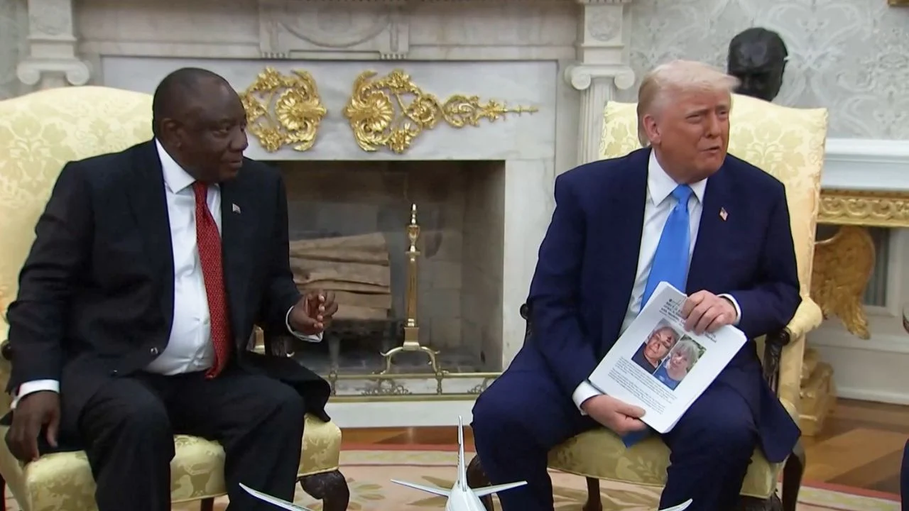 VIDEO / “Budalla, i lig, idiot”, Trump fyen rëndë gazetarin që e pyeti për avionin dhuratë nga Katari