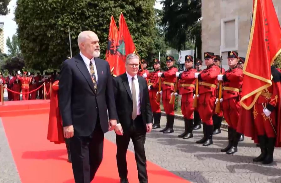 VIDEO / Rama pret me ceremoni të veçantë homologun britanik Keir Starmer