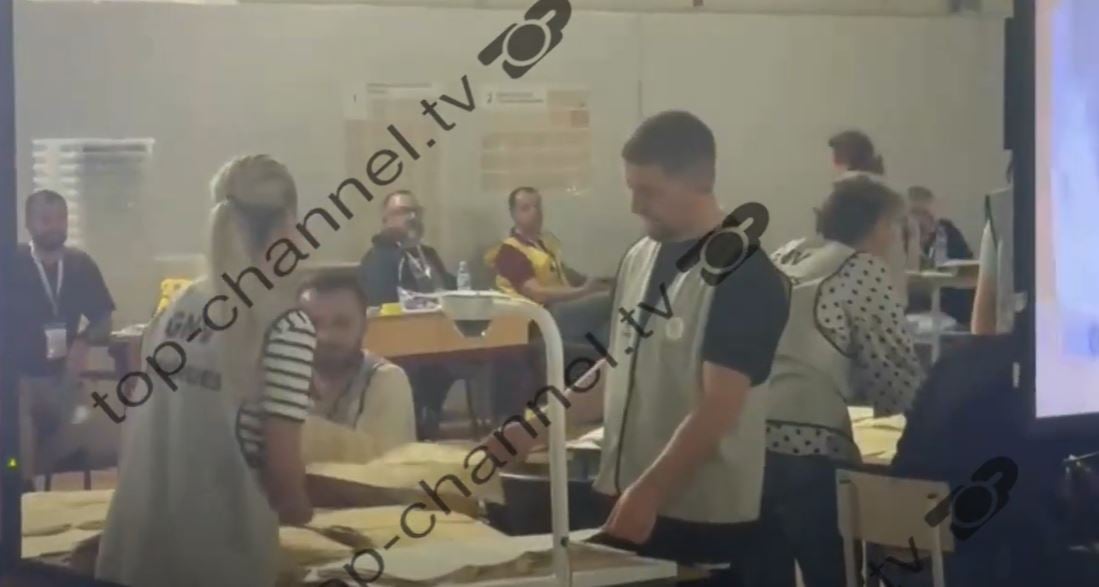 VIDEO/ Shpërthejnë të qeshurat në ‘Vasil Shanto’, numëruesi njofton votat për subjektet në një mënyrë aspak… të zakontë  