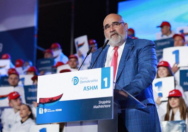 Video/ “The Guardian” zbulon prapaskenat e “zhdukjes” së La Civita-s nga Tirana: Bie në kurthin e gazetarëve