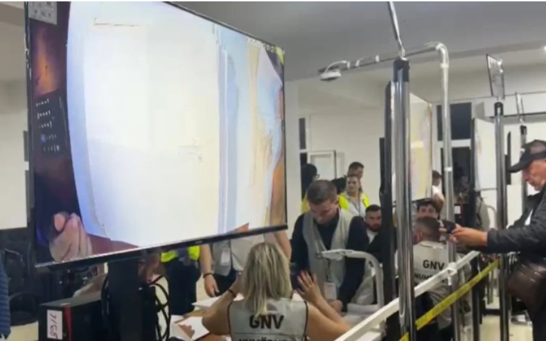 Vijon numërimi në Fier, 157 nga 587 kuti. Kryeson PS me mbi 63% të votave