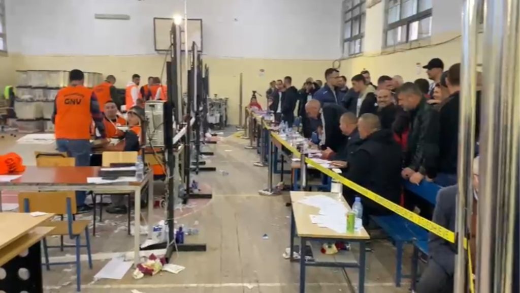 Vlora dhe Shkodra ende nuk nisin hapjen e kutive, shkak… s’kanë shkuar numëruesit e PD