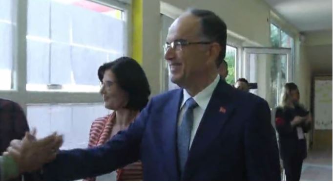 Voton edhe Presidenti Bajram Begaj