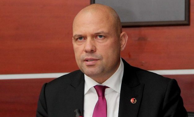 Ylli Manjani: “Treni bullgar” i PS nuk e justifikon dot “ruletën ruse” të PD-së