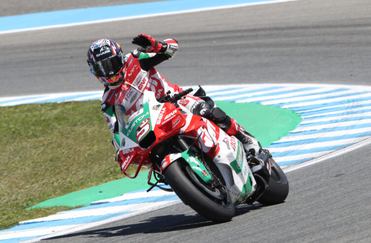 Zarco triumfon në pistën e Le Mansh, Marquez përfiton nga gabimet e rivalëve dhe nis shkëputjen