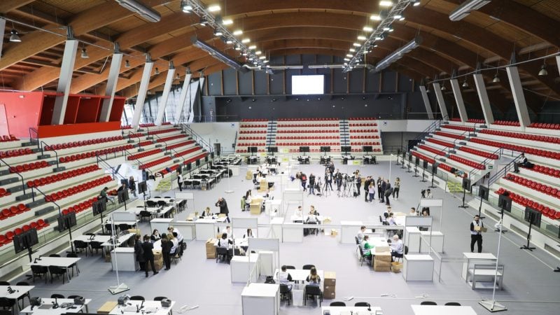 “Zarfet e fletëve të votimit janë hedhur rrugëve”, Balla reagon pas akuzave të PD: Klithmat nga këneta duken qartë që s’kanë asnjë lidhje me procesin