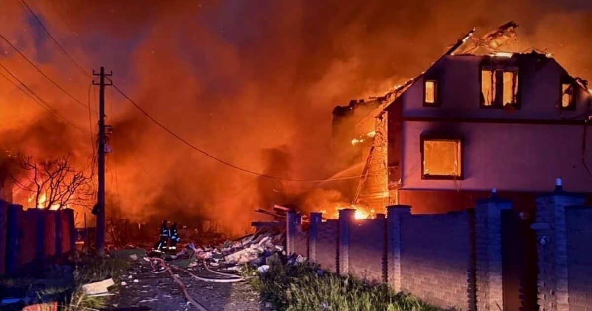 Zelenskyy e dënon “heshtjen e Amerikës” pas bombardimeve vdekjeprurëse nga Rusia