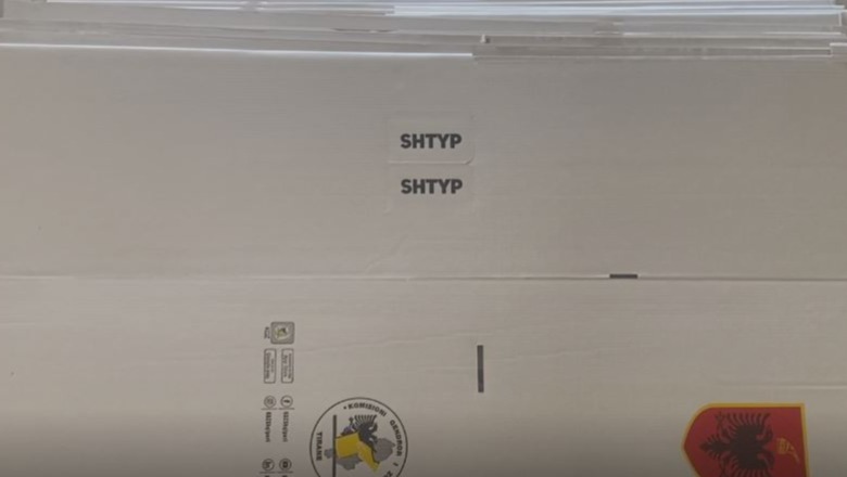 Zgjedhjet e 11 majit/ KZAZ nr. 84 në Vlorë gati për shpërndarjen e kutive të votimit