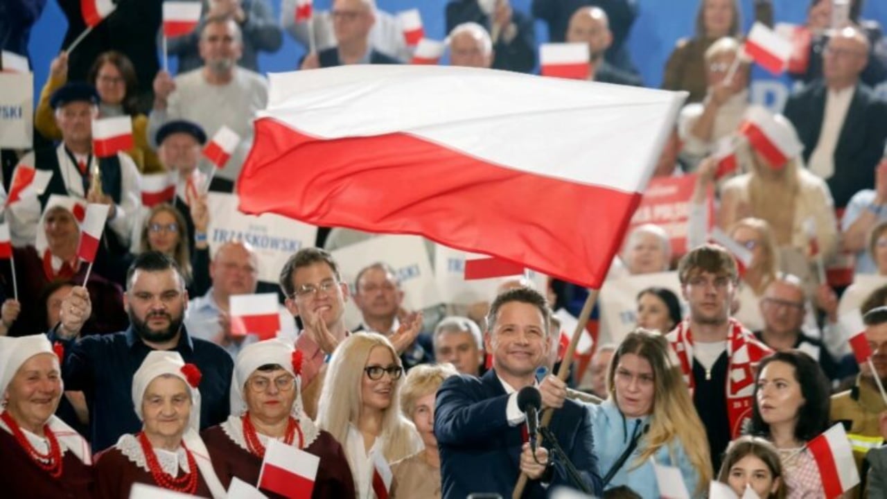 Zgjedhjet presidenciale në Poloni/ Projeksionet e para, Rafał Trzaskowski fiton në raundin e parë