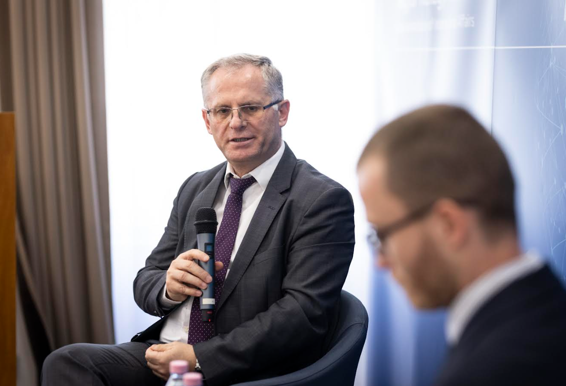 Zv/kryeministri Bislimi flet për DW: S’ka krizë qeveritare, Vetëvendosje tani nuk ka nevojë për partnerë