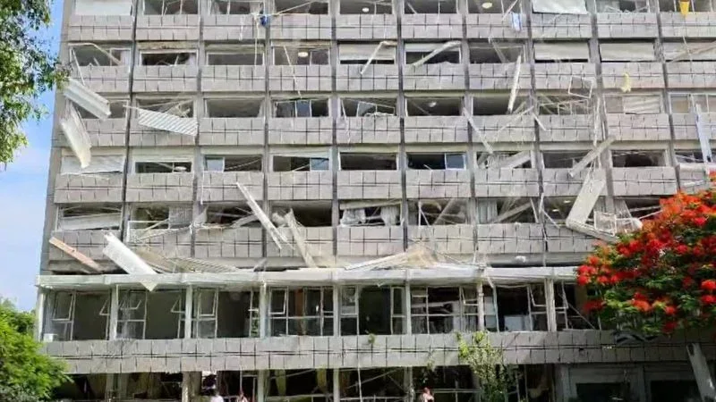 16 të plagosur në Tel Aviv nga sulmi iranian, banorët: Në 08:15 hymë në dhomat e sigurisë, më pas…