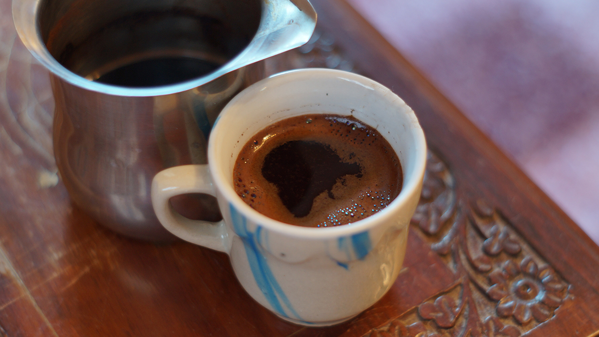 A e Mbron Kafeja Mëlçinë nga Prekja e Sëmundjeve?