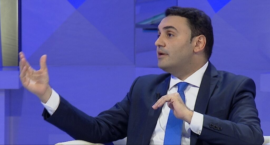 A jeni penduar për listën e Tiranës? Ja si përgjigjet Këlliçi