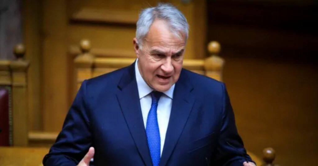 A preken shqiptarët?/ Ministri grek: Qëndrimi i gjatë i emigrantëve të paligjshëm nuk u mundëson legalizimin e tyre