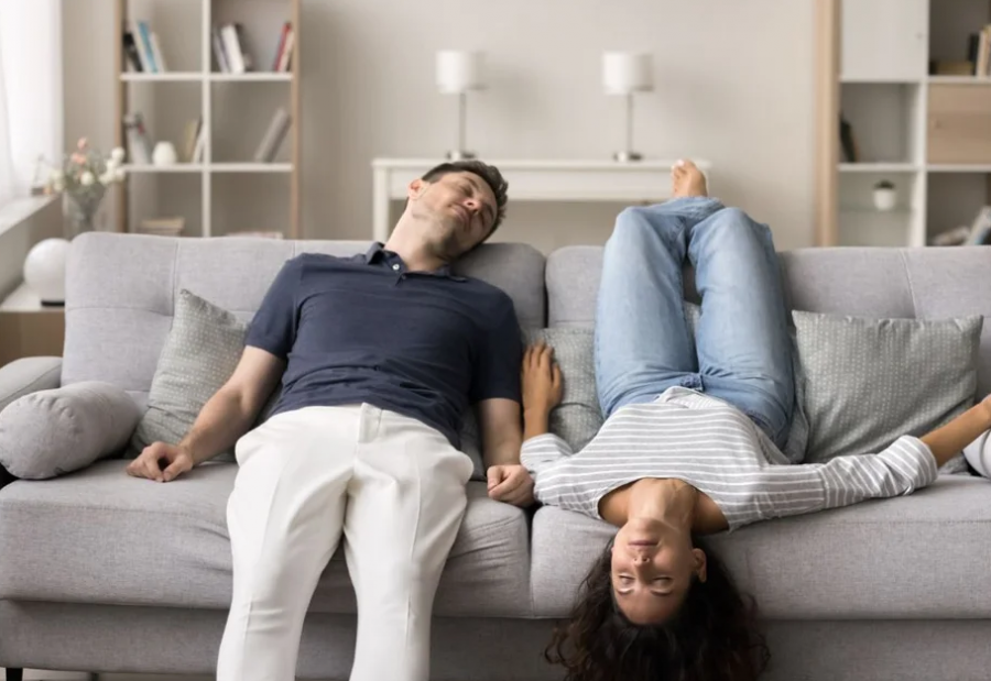 A qëndroni në shtëpi gjatë gjithë fundjavës?/ Ja çfarë tregon kjo për ju