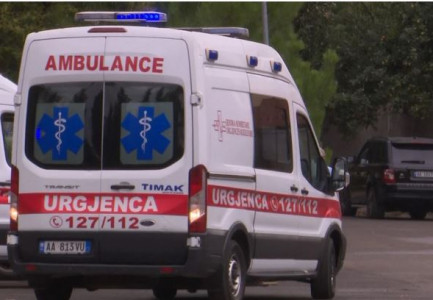 Aksident i rëndë në Burrel, 6 të lënduar nga përplasja e dy makinave