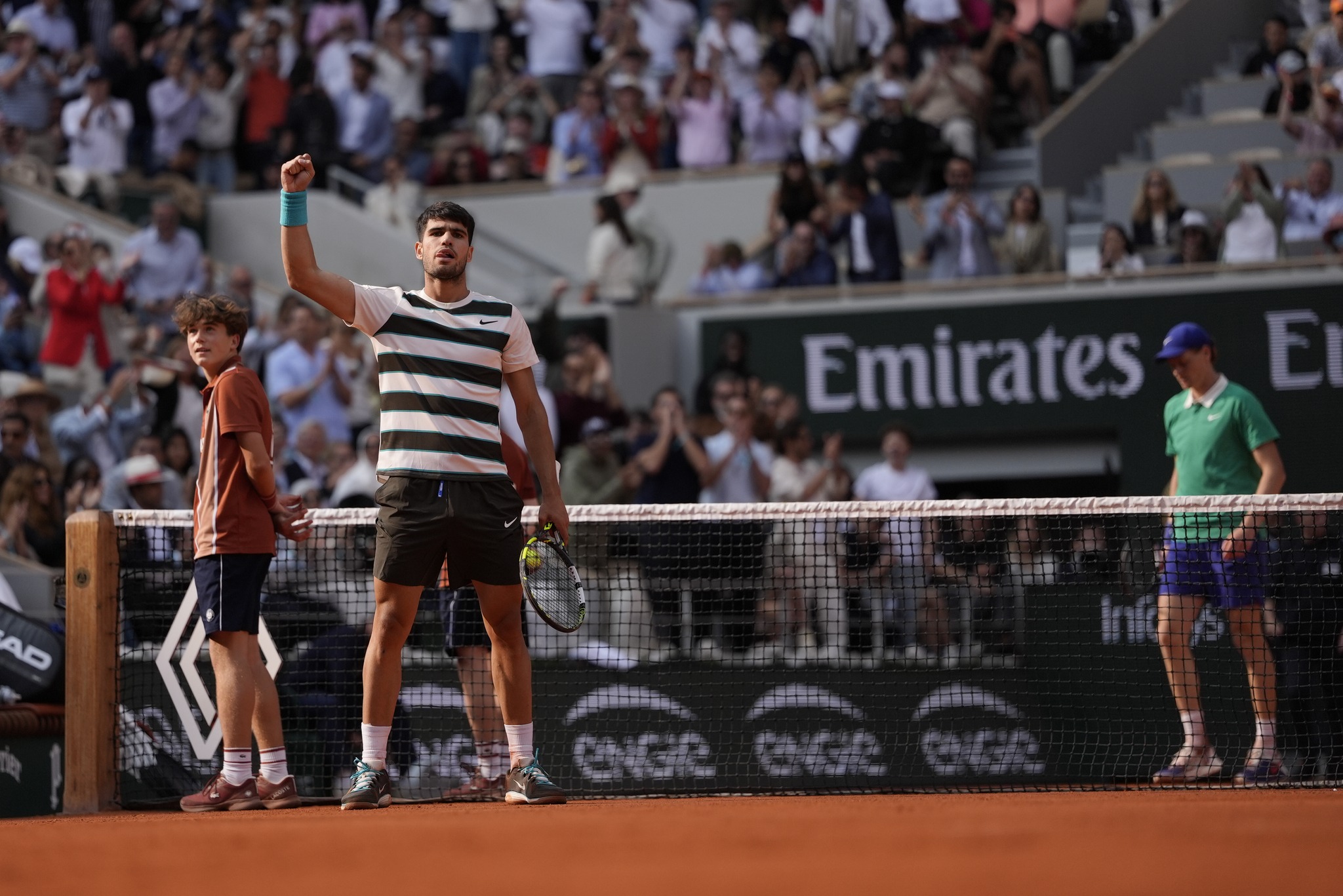 Alcaraz fiton maratonën 5 orëshe ndaj Sinner dhe mbron kurorën e kampionit të Roland Garros