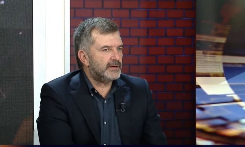 Andi Bushati: Macron e Meloni e kanë “vëlla” Edi Ramën, PD merret me raporte koti ndërkombëtare