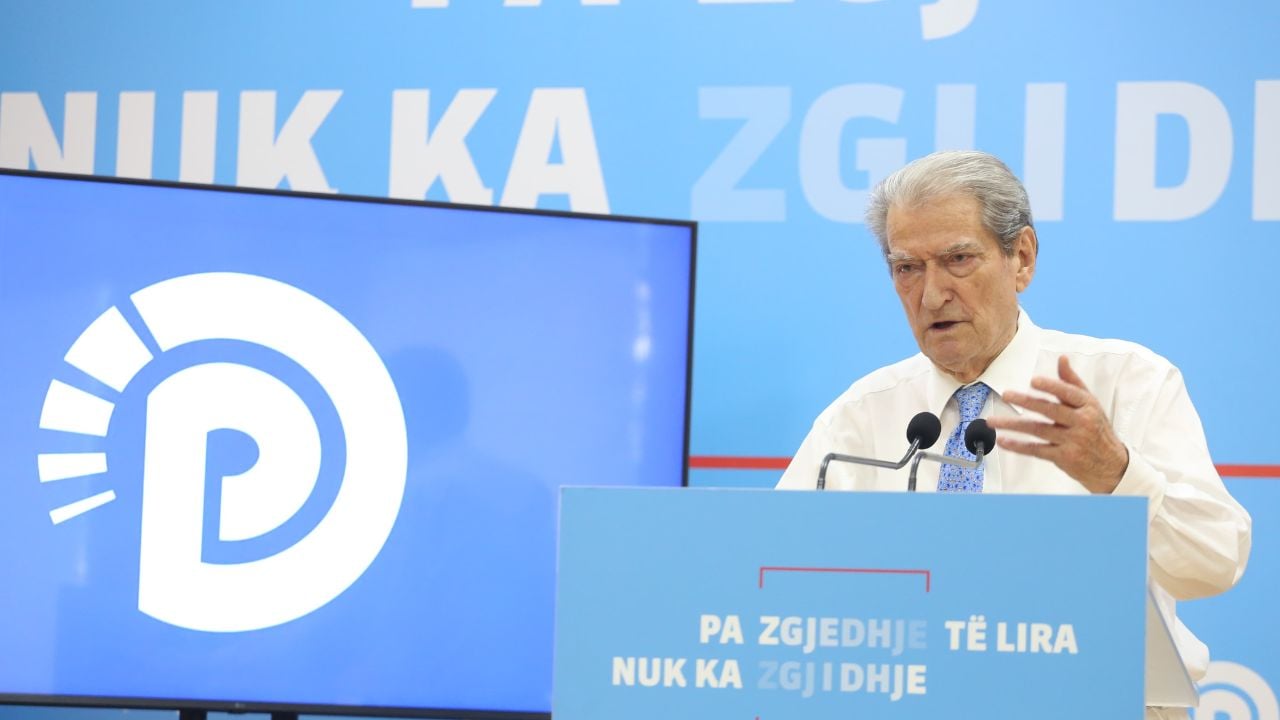 Anëtari i Kryesisë së PD në krye të Kadastrës së Vlorës, Berisha tregon mesazhin që i erdhi nga Deromemaj: Një demokrat s’do e merrte kurrë atë post